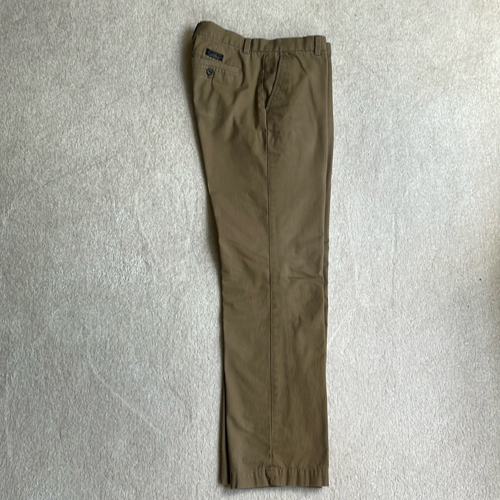 33x34 tan Banana Republic Chinos.